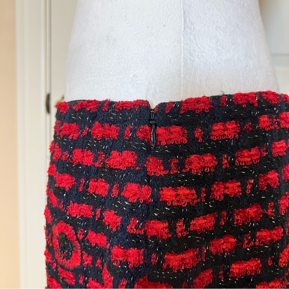 Per Se by Carlisle Red and Black Tweed Skirt with Floral Details Size 10 Holiday - Picture 3 of 5